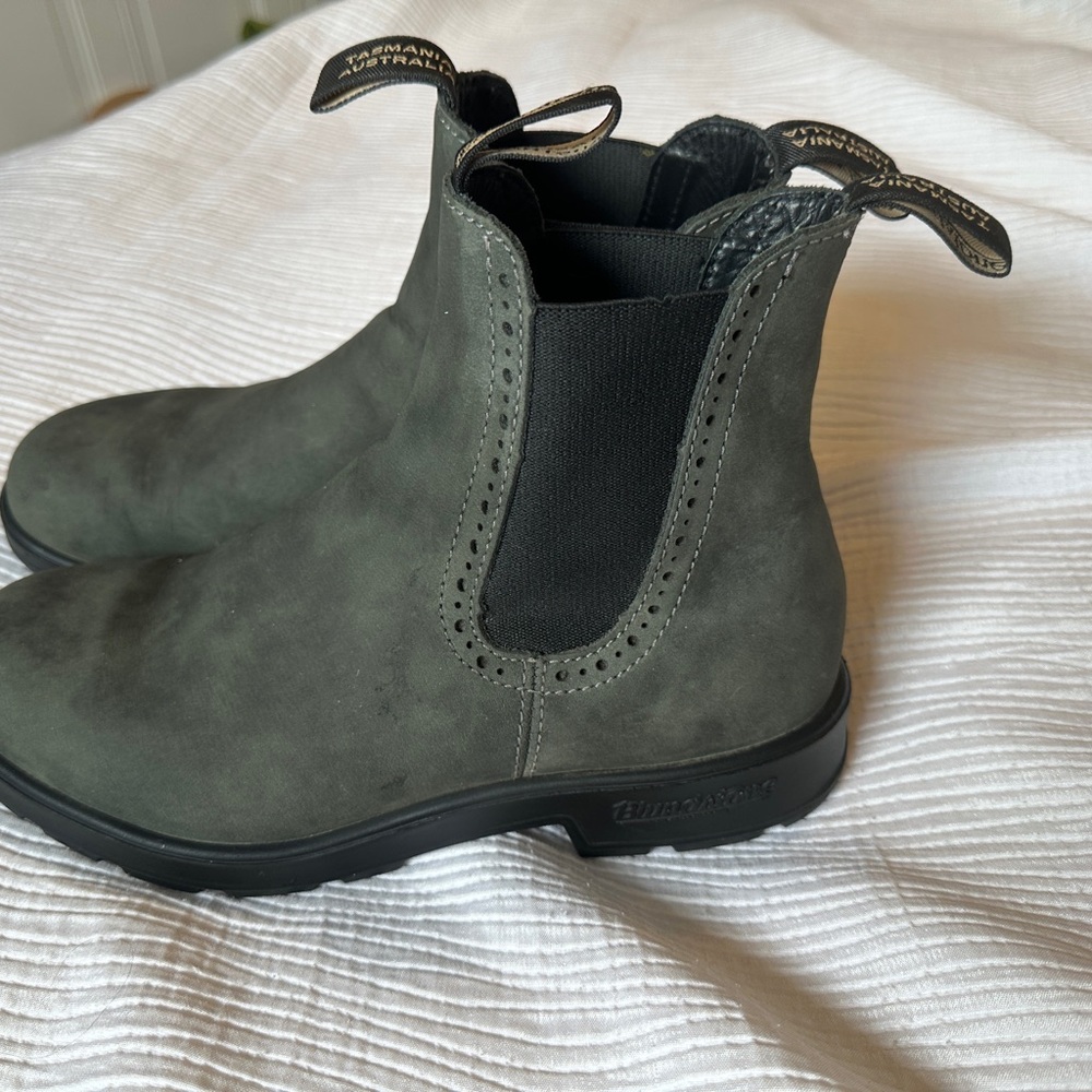 Blundstone Dark Gray Chelsea Boots - Picture 2 of 6